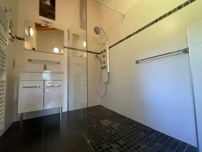 Chalet spacieux avec vue panoramique et confort familial - Image 2
