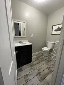 3 Miles to Downtown 3 Bedrooms 2 Full Baths. Kitchen, Dining & Gathering areas. - Image 3