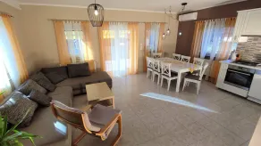 Lovely holiday home with private pool and premium hot tub - Image 5