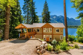 Lazy Bear Lodge 3 Bedroom Home by NW Comfy Cabins by RedAwning - Image 5
