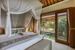 Romantic - Charming -Hideaway in bali local compound - Image 2