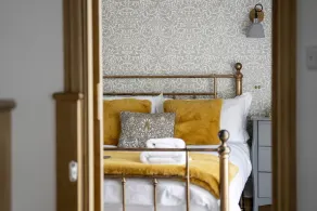 Two luxury Cottages near Bosham with Hot Tubs, perfect for family reunion. - Image 4