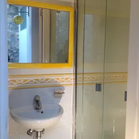 Belle maison unique à El Escorial, piscine, WIFI, avec des arbres indigènes - Image 4
