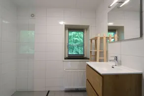 Bungalow with 4 bedrooms and a terrace - Image 3