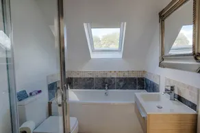 Large Country Idyll for Families or Party Groups - Sleeps 18, Hot Tub & Garden - Image 4