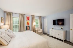 BEST Town, Restaurants, 1.5 Hrs NYC! PoshPadsCT HEATED SPA-POOL, Bike, Hike, Ski - Image 4