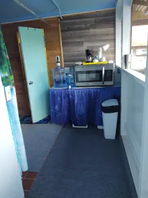 \"Puna Tiki\"  is a Bedroom w/small bath, mini fridge & microwave - Image 5