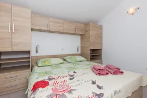 Apartamentos Memuni�� - Apartamento de un dormitorio con balcón y vistas al mar (CRVENI) - Image 5