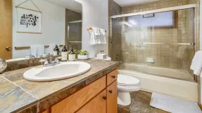 1 Crag-Sunriver, Oregon: Hot Tub, Pet Friendly, BBQ, WiFi, SHARC Aquatics, Tubing Hill, Mt. Bachelor, Golf, Deschutes River, Tennis, Bike Paths - Image 3