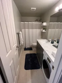 Tranquil 2 bedroom apartment with private yard and deck - Image 2