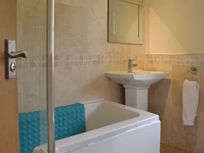 Cottage avec sauna, jardin et jacuzzi - Image 4