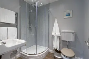 The Bath Apartments -Willoughby - The Spacious Georgian Apartment in Center of Bath! - Image 4