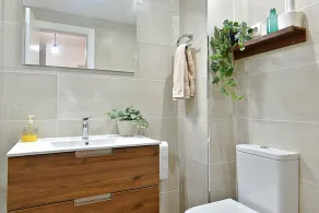 Spacious quiet apartment 450 meters to the beach, huge patio, communal pool. - Image 3