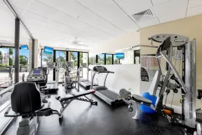 Beachfront condo with pool, tennis and fitness center - Image 2