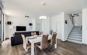 Awesome Home In Blato - Image 4