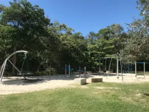 Serene 3BR Beachfront Retreat – Relax & Reconnect - Image 2