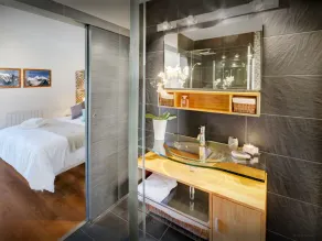 5 stjerner, udendørs jacuzzi, stor terrasse, nær landsbyen - OVO Netværk - Image 2