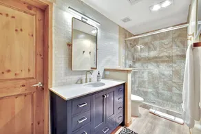 Designer Mountain Chalet • 1 Acre • Dual Primary Suites • Game Room • Sleeps 12 - Image 5