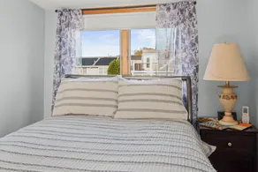 Beautiful Cozy Beach Cottage right across the street from Kelly Beach - Image 4