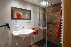 Ferienwohnung Ramsau Mitte, 46qm, Separates Schlafzimmer, Balkon, W-lan - Image 2
