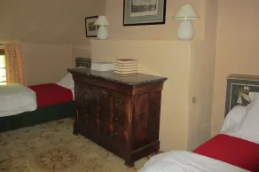 Charming guest house on the edge of woods, 15 minutes from the sea. - Image 5