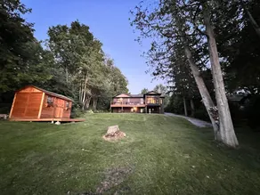 Lakewood Haven is a charming 4-bedroom cottage nestled in by the waterfront. - Image 3