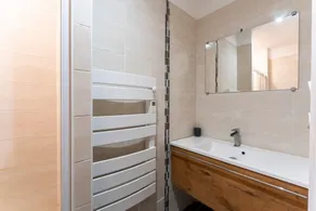 Holiday Home 'Le 153' with Private Terrace and Wi-Fi Rochefort-du-Gard - Image 3