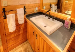 Welcome to the Hideaway! Log Home, Private Shore. Stone Fireplace.Pet Friendly! - Image 4