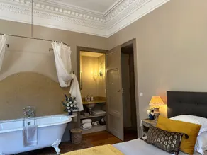 Clément Castle - Clovis Room: Romantisches Ambiente - Image 4