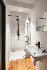 Two-bedroom apartment by the river - Image 2