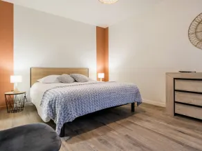 Gîte familial rénové près du Canal de Nantes avec jardin, terrasse, wifi et chambres mansardées - Image 4
