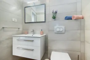 House Tia - Image 3