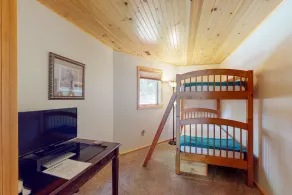 Lake Winnipesaukee Waterfront with Dock in Alton sleeps 6 - Image 5