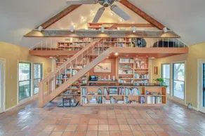 M'walimu 4 BR w/ Pool, Farm Stay- Flower Farm, Goats, Pigs, Disc Golf! - Image 3