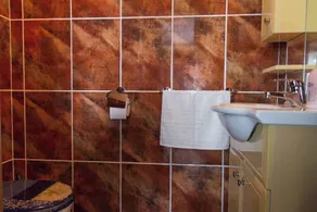 Holiday home with panoramic views of Lake Balaton, WiFi, washing machine - Image 4