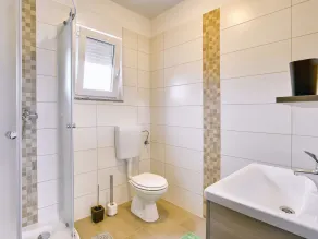 Detached Villa With Pool And Large Garden In Quiet Area Near The Sea - Image 4