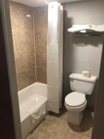Executive Inn - Image 4
