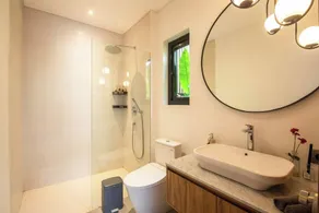 Elegant Villa Sinara 2BR with Sea View - Image 3