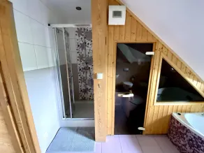 Idyllique maison en bois de luxe avec un grand jardin au milieu de la nature, avec sauna - Image 4