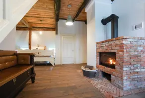 Romantic thatched-roof house with wellness area near the dyke - Image 2