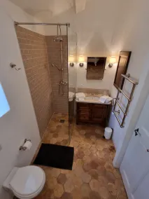 Piscine Troglodyte Avec vue Incroyable à Gordes - Image 4