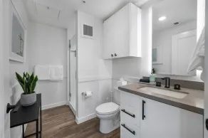 Holly House - Image 5