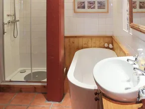 Alojamiento de 2 habitaciones en Shandon, near Loch Lomond - Image 2