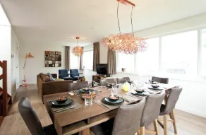 Bungalow with 5 bedrooms and a terrace - Image 3