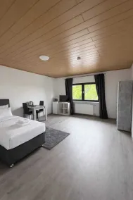 Frankfurt West Family Stay - Image 5