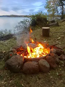 Smuk Birchwood Lakeside Cabin Get-away; Fantastisk fiskeri og fantastiske solnedgange! - Image 3
