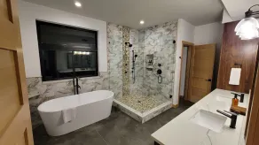 Amazing New 5 Bed Home next to the Columbia River. Sleeps 10 adults & 6 Kids - Image 4