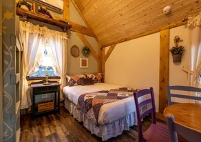 Storybook Cottage @ Four Fillies Lodge-Glamping - Image 4
