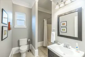 Garden District Upscale Home w / Parking fermé - Image 3