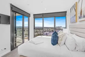 Escape to paradise at this exquisite 2 bedroom, 2 bathroom apartment. - Image 5
